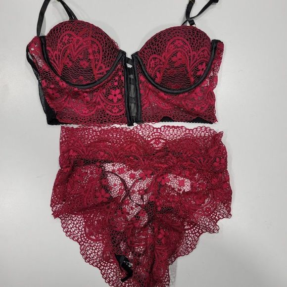 Scallop Trim Lace Lingerie Set - Picture 6 of 9